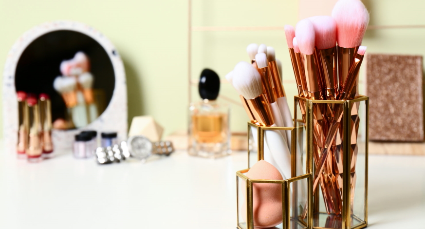 What Are The Essential For A Bride To Have In Bridal Makeup Kit?
